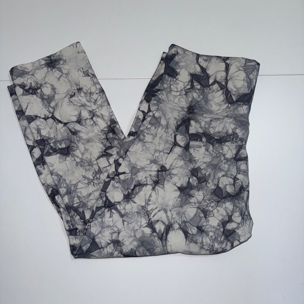 Lululemon Wunder Under Crop Hi-Rise.